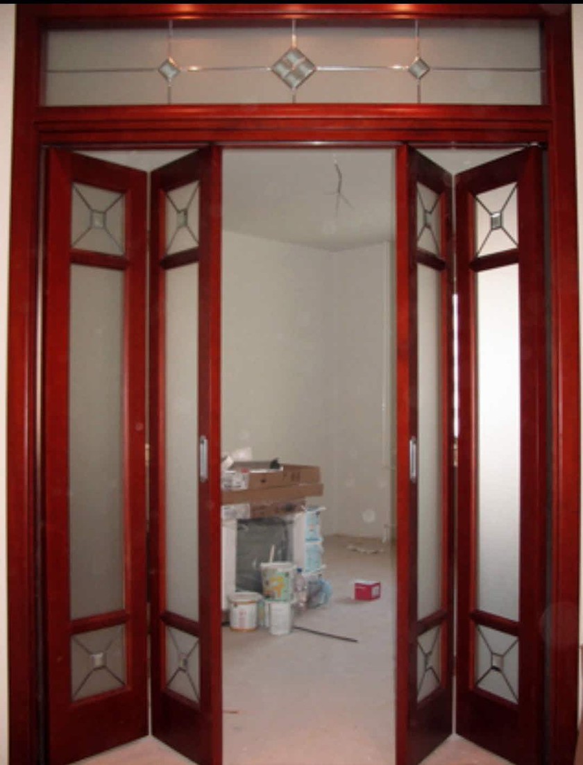 Дверь гармошка с декоративными стеклянными вставками Тюмень