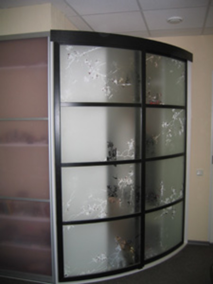 Шкаф купе радиусный с рисунком на стекле Тюмень