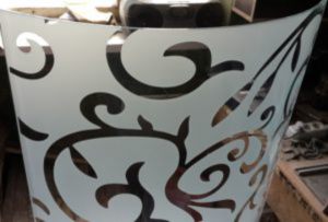 Стекло радиусное с пескоструйным рисунком для радиусных дверей Тюмень